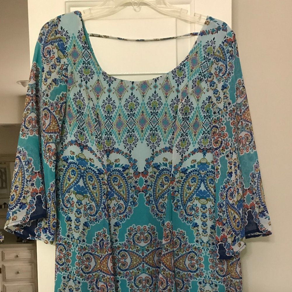 Dress with midlength sleeves